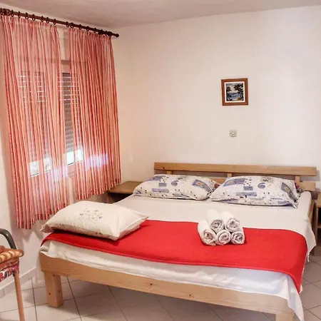 In Starigrad-paklenica 6785