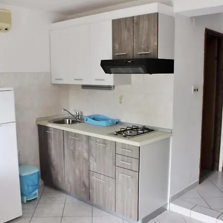 In Starigrad-paklenica 6785 Appartement *