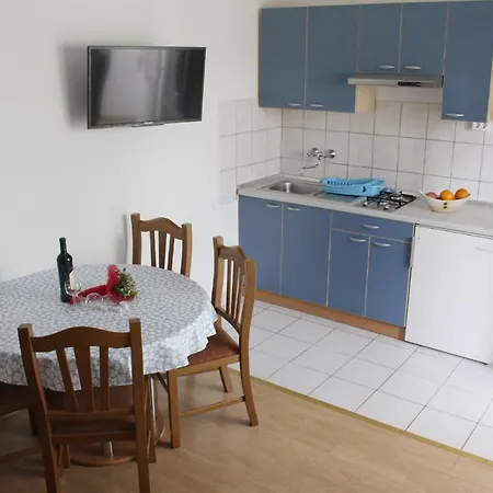 Appartement In Starigrad-paklenica 6785