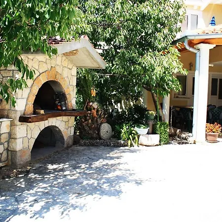 Apartment In Starigrad-paklenica 6785
